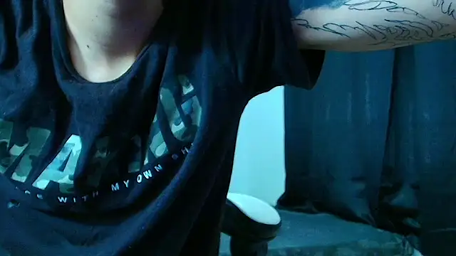 Snapshot of Zacktk7 chatting on 03-08-25, 12:30 Zacktk7 online show from 03-08-25, 12:30