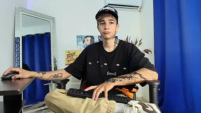 Snapshot of Zacktk7 chatting on 03-19-25, 08:22 Zacktk7 online show from 03-19-25, 08:22