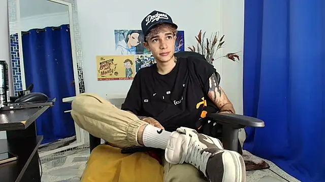 Snapshot of Zacktk7 chatting on 03-19-25, 11:25 Zacktk7 online show from 03-19-25, 11:25