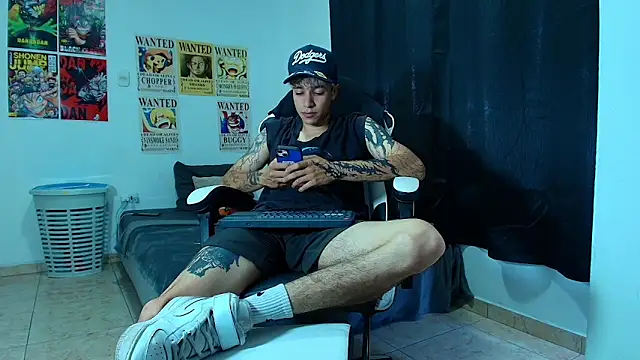 Snapshot of Zacktk7 chatting on 03-22-25, 04:58 Zacktk7 online show from 03-22-25, 04:58