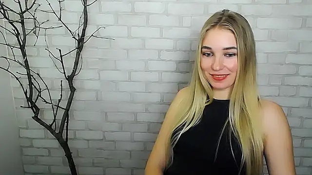 Snapshot of Queen_ofLove chatting on 12-18-24, 08:14 Queen ofLove online show from 12-18-24, 08:14