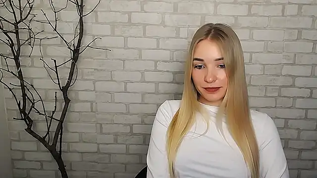 Snapshot of Queen_ofLove chatting on 12-21-24, 10:39 Queen ofLove online show from 12-21-24, 10:39