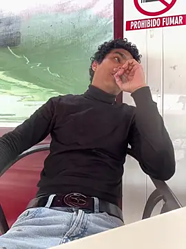 Snapshot of Ryan-hot chatting on 03-05-26, 03:19 Ryan-hot online show from 03-05-26, 03:19