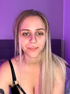 lunawolf21 online show from 11-12-25, 07:42