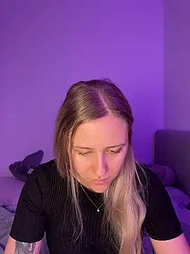 lunawolf21 online show from 02-13-26, 07:15