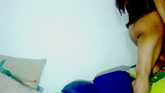 Snapshot of alexandrasexy32 chatting on 02-18-25, 01:21 alexandrasexy32 online show from 02-18-25, 01:21