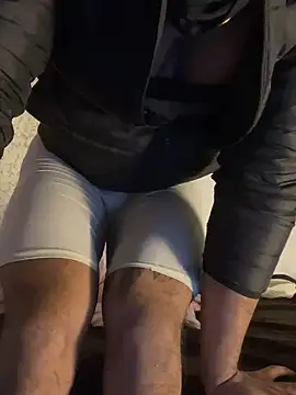 Snapshot of mikemacluffy chatting on 12-28-24, 05:03 mikemacluffy online show from 12-28-24, 05:03