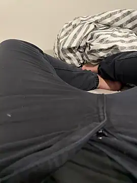 Snapshot of Gustavozx01 chatting on 11-13-25, 02:21 Gustavozx01 online show from 11-13-25, 02:21