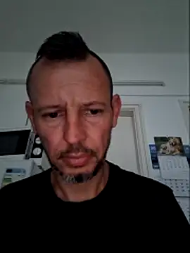 Snapshot of Vasember11@xh chatting on 06-12-26, 06:18 Vasember11xh online show from 06-12-26, 06:18