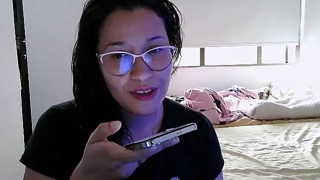 luxandracon23 online show from 10-11-25, 04:05