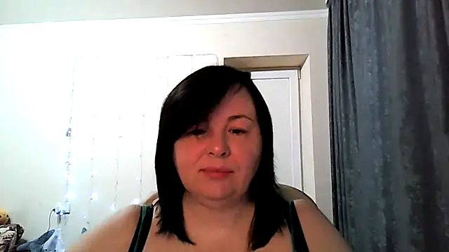 EmiliaLooo online show from 03-10-26, 04:06