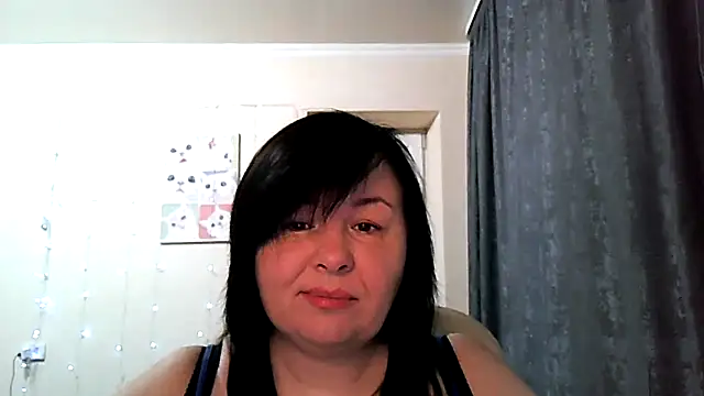 Snapshot of EmiliaLooo chatting on 06-05-26, 03:57 EmiliaLooo online show from 06-05-26, 03:57