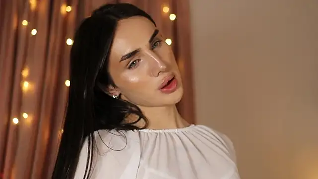 Snapshot of Kim_Oberlin_ chatting on 12-18-24, 01:56 Kim Oberlin online show from 12-18-24, 01:56