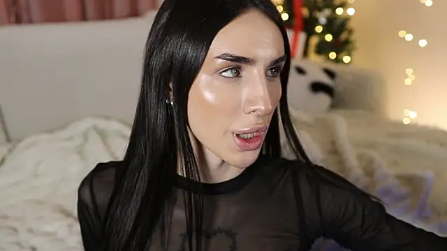 Snapshot of Kim_Oberlin_ chatting on 12-26-24, 10:48 Kim Oberlin online show from 12-26-24, 10:48