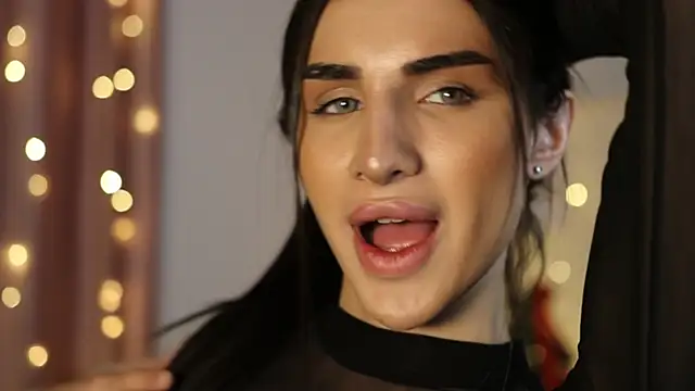 Snapshot of Kim_Oberlin_ chatting on 12-28-24, 11:09 Kim Oberlin online show from 12-28-24, 11:09