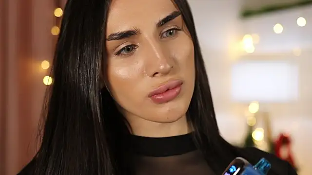 Snapshot of Kim_Oberlin_ chatting on 01-04-25, 11:43 Kim Oberlin online show from 01-04-25, 11:43