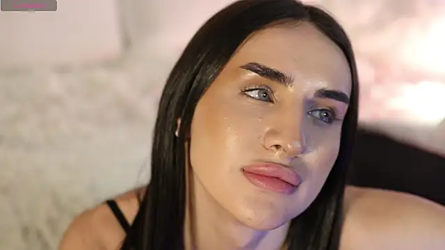 Snapshot of Kim_Oberlin_ chatting on 01-05-25, 06:02 Kim Oberlin online show from 01-05-25, 06:02