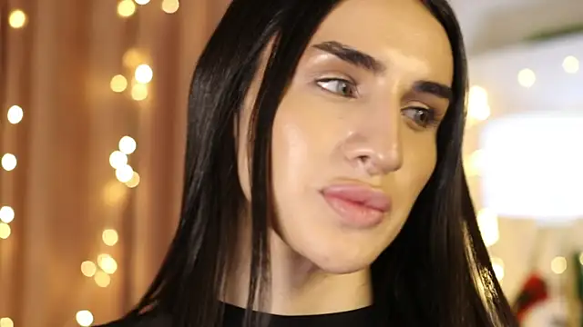 Snapshot of Kim_Oberlin_ chatting on 01-07-25, 05:31 Kim Oberlin online show from 01-07-25, 05:31