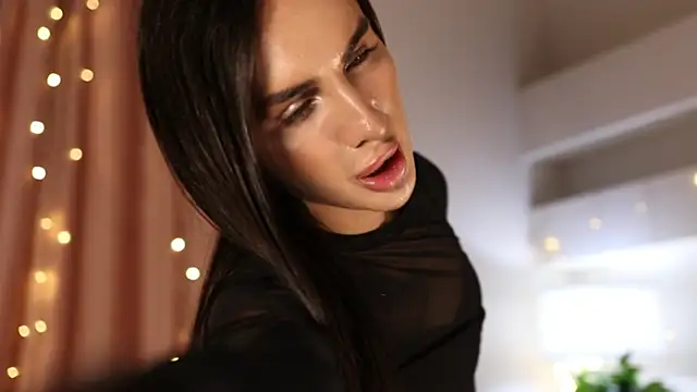 Snapshot of Kim_Oberlin_ chatting on 01-29-25, 01:28 Kim Oberlin online show from 01-29-25, 01:28