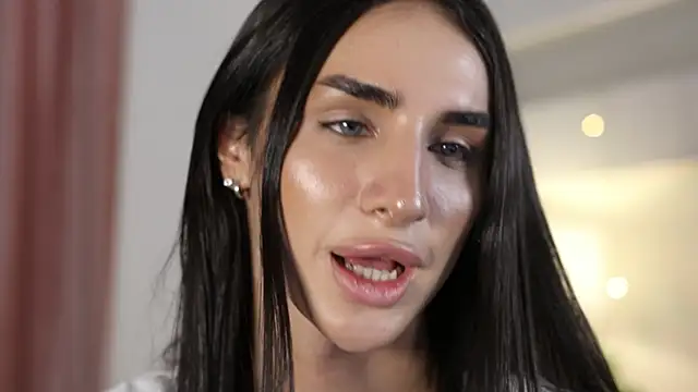 Snapshot of Kim_Oberlin_ chatting on 02-02-25, 11:40 Kim Oberlin online show from 02-02-25, 11:40