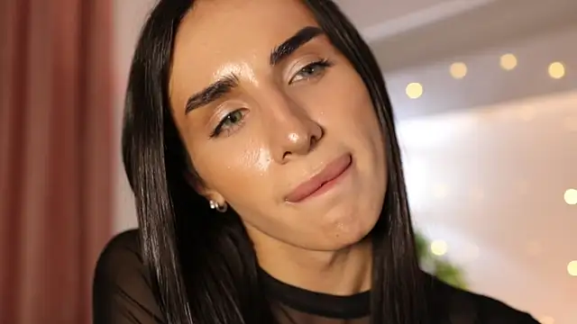 Snapshot of Kim_Oberlin_ chatting on 02-12-25, 01:48 Kim Oberlin online show from 02-12-25, 01:48