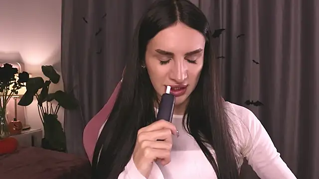 Snapshot of Kim_Oberlin_ chatting on 10-31-25, 11:22 Kim Oberlin online show from 10-31-25, 11:22