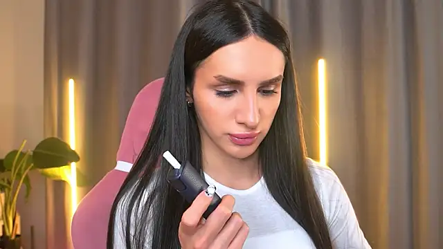 Snapshot of Kim_Oberlin_ chatting on 11-14-25, 04:06 Kim Oberlin online show from 11-14-25, 04:06