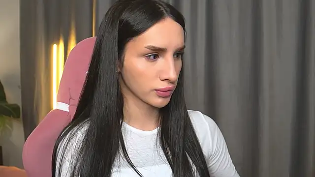 Snapshot of Kim_Oberlin_ chatting on 11-18-25, 11:14 Kim Oberlin online show from 11-18-25, 11:14