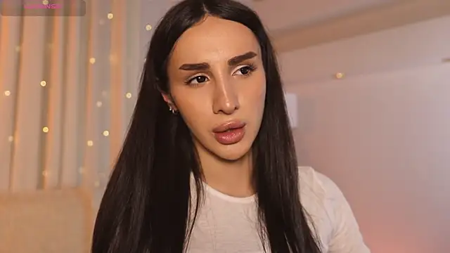 Snapshot of Kim_Oberlin_ chatting on 11-25-25, 04:29 Kim Oberlin online show from 11-25-25, 04:29