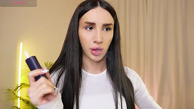 Snapshot of Kim_Oberlin_ chatting on 11-29-25, 04:32 Kim Oberlin online show from 11-29-25, 04:32