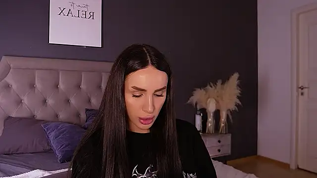 Snapshot of Kim_Oberlin_ chatting on 12-04-25, 11:30 Kim Oberlin online show from 12-04-25, 11:30