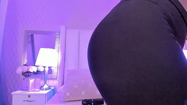 SophiaSmiiths  online show from 02-20-25, 08:25