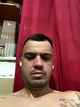 Snapshot of Vaguinhowqs chatting on 09-19-25, 07:03 Vaguinhowqs online show from 09-19-25, 07:03