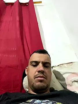 Snapshot of Vaguinhowqs chatting on 10-12-25, 04:28 Vaguinhowqs online show from 10-12-25, 04:28