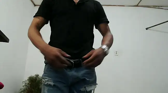 Snapshot of fernandez_latinblackk chatting on 12-27-24, 02:04 fernandez latinblackk online show from 12-27-24, 02:04