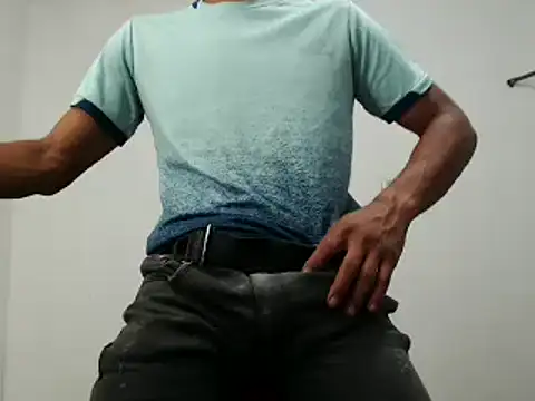 Snapshot of fernandez_latinblackk chatting on 01-09-25, 01:39 fernandez latinblackk online show from 01-09-25, 01:39