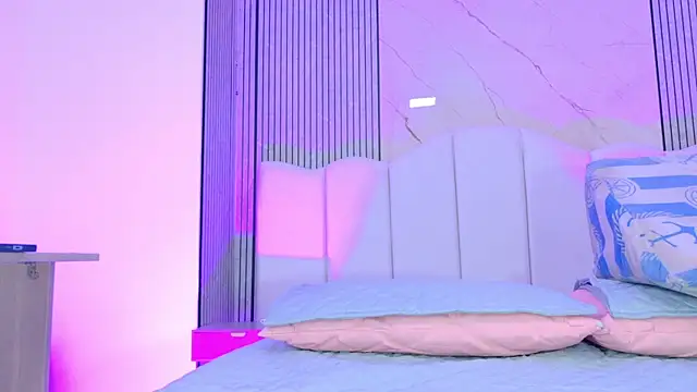 Sofia martiin online show from 04-15-26, 03:13