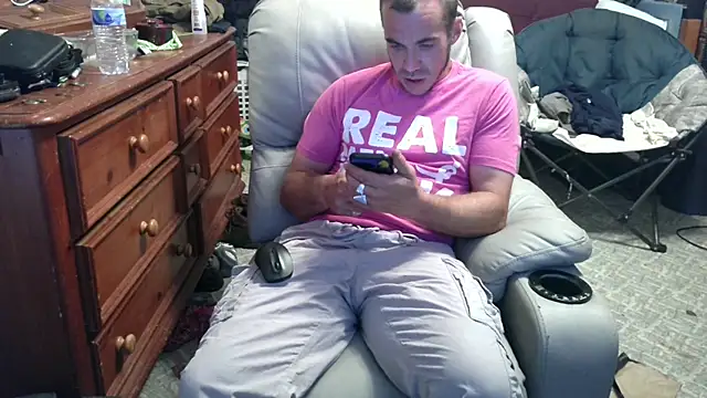 ScubaStevex online show from 09-28-25, 02:39