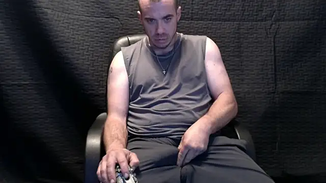 ScubaStevex online show from 11-17-25, 01:28