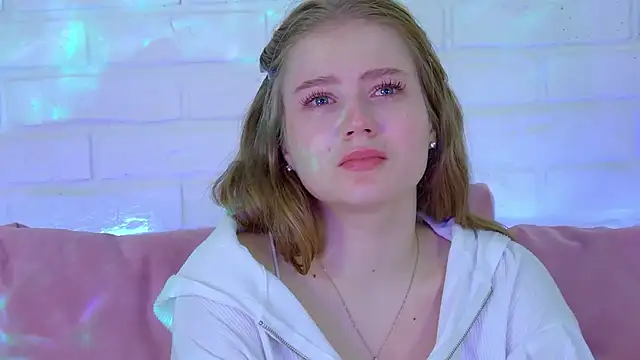 SelinSwarovski online show from 10-12-25, 04:11