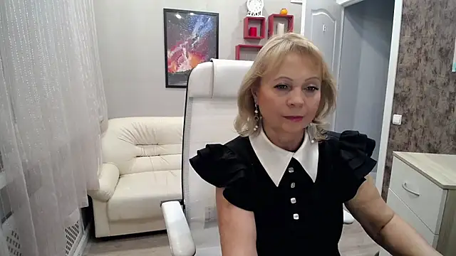 Milla Cutie18 online show from 10-30-25, 05:31