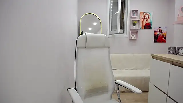 Milla Cutie18 online show from 05-20-26, 04:51