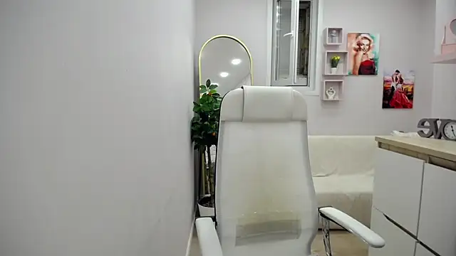 Milla Cutie18 online show from 05-26-26, 05:14