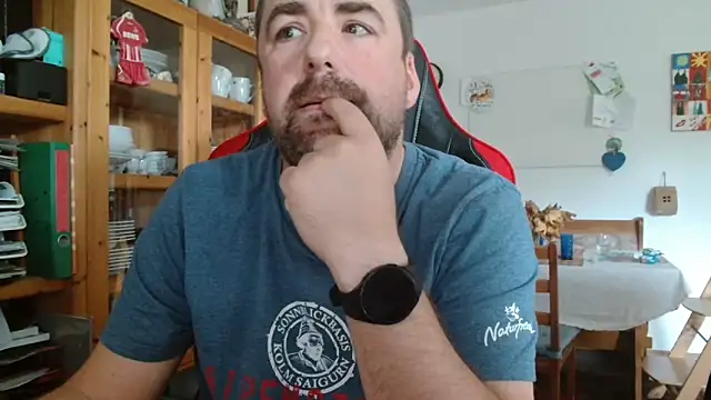 Snapshot of Ger_man_83 chatting on 10-31-25, 09:32 Ger man 83 online show from 10-31-25, 09:32