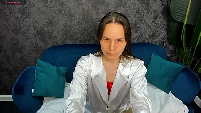 Lillian White online show from 02-19-25, 06:44