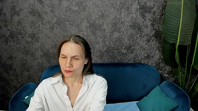 Lillian White online show from 03-04-25, 05:03