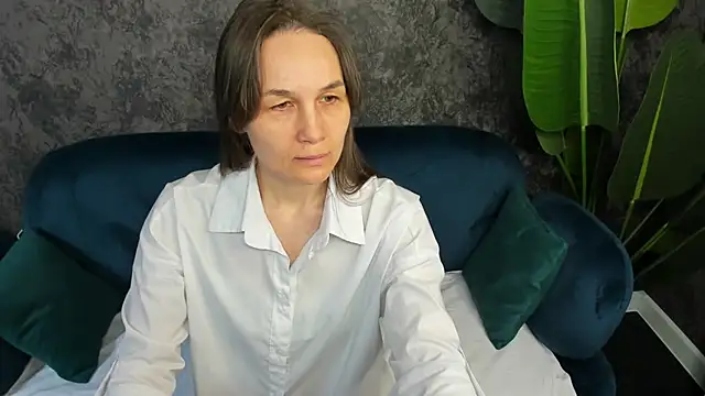 Lillian White online show from 03-18-25, 07:08