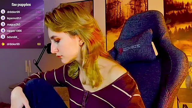 Snapshot of LuxRayi chatting on 02-27-25, 12:21 LuxRayi online show from 02-27-25, 12:21