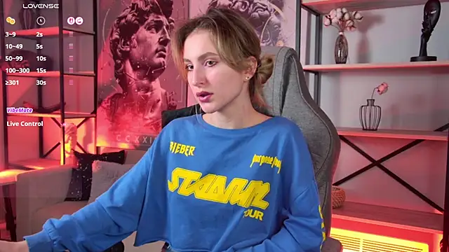 Snapshot of LuxRayi chatting on 12-03-25, 02:41 LuxRayi online show from 12-03-25, 02:41