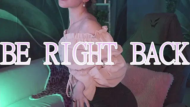 Snapshot of LuxRayi chatting on 01-11-26, 03:33 LuxRayi online show from 01-11-26, 03:33